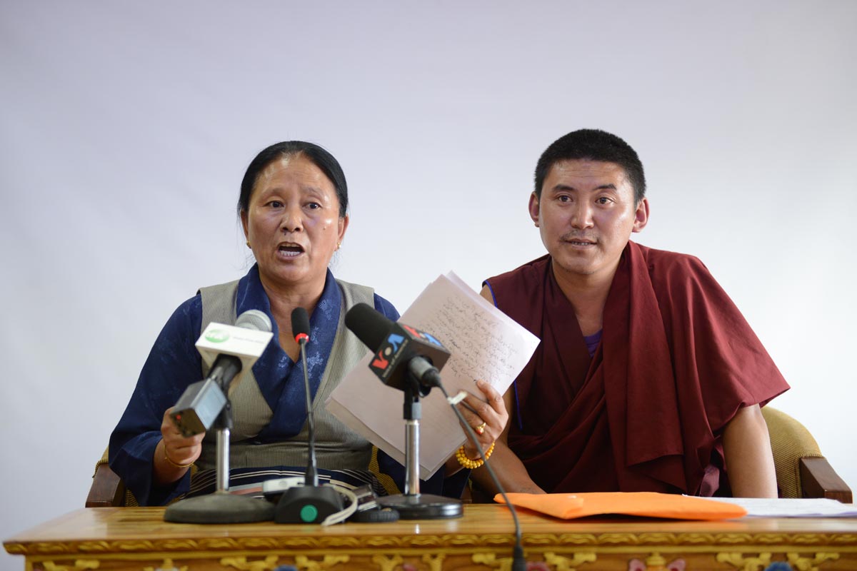 Tashi Yangzom and Konchok Palsang during a press conference in McLeod Ganj, India, on 2016.