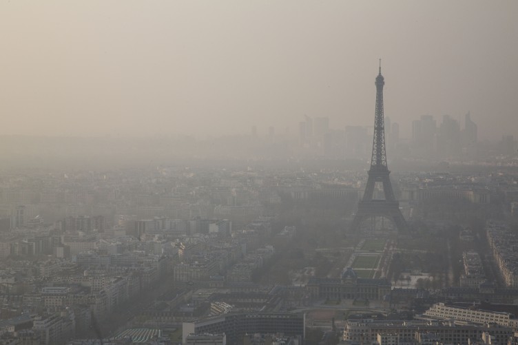 haze-of-pollution-in-paris-752x501