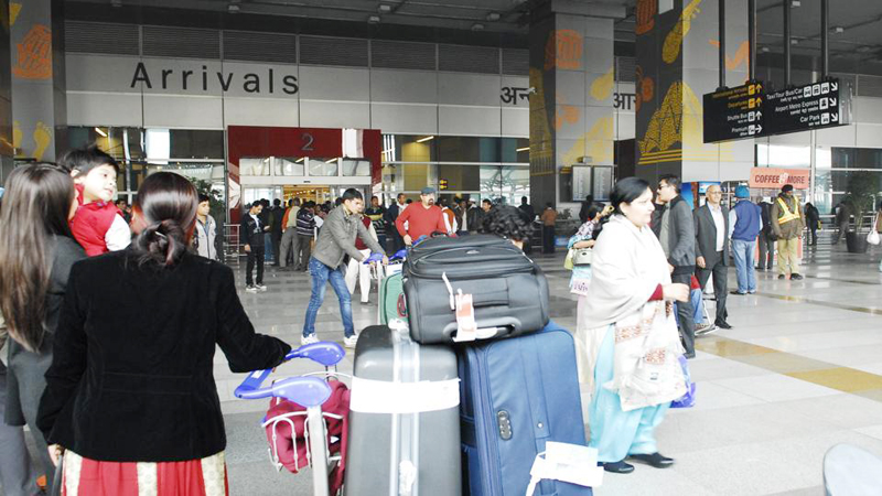 passengers-airport-kaushik-terminal-satish-delhi-international_7e87a09a-dce0-11e6-8bc2-389d9c78b3df