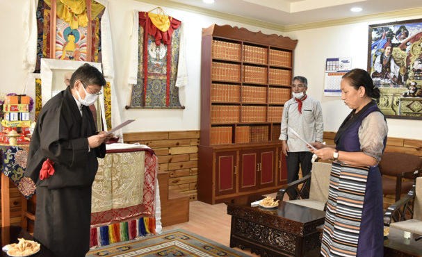 Mrs. Yeshi Wangmo Sworn in as New Secretary of Tibetan Supreme Justice Commission. Image:CTA