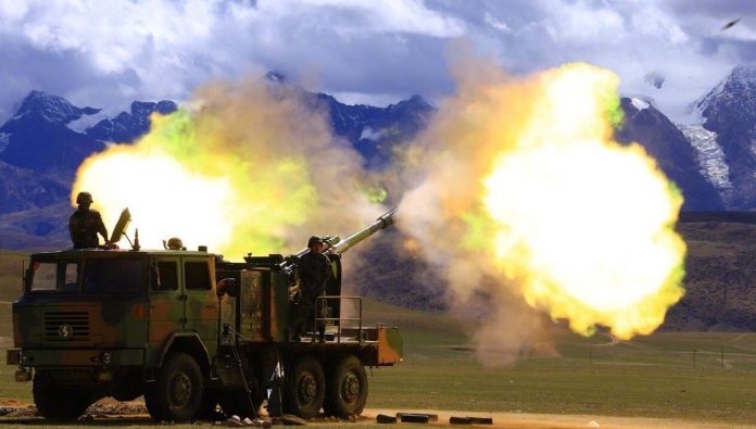 PLA troops holding live-fire drills in Tibet Military Region.