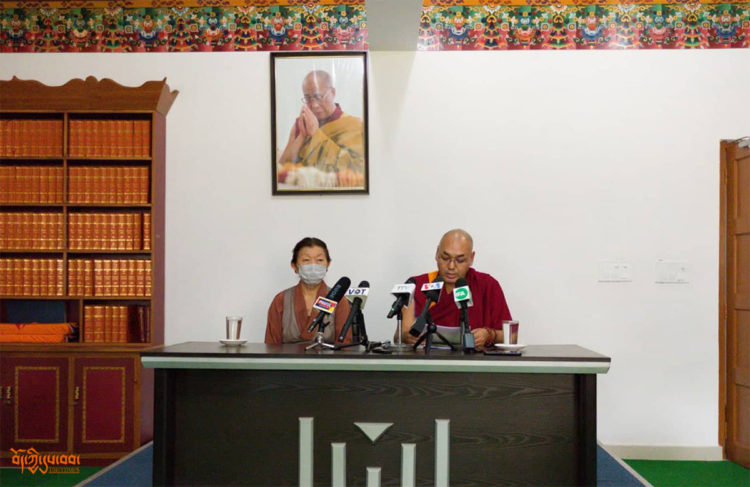 Elected TPiE member Dolma Tsering (L) and Khenpo Sonam Tenphel (R) addressing the press conference on 7th October, 2021. Photo: Tibet Times