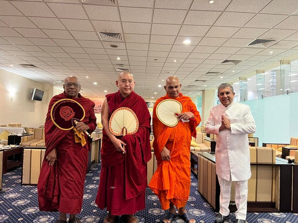 H.E. Ling Rinpoche, reincarnation of the teacher of Dalai Lama reaches Sri Lanka