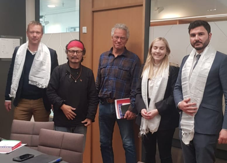 The two MPs, Mr Rasmus Hansson (the Green Party) (L), next to him is Ms Mari Holm Lønseth (Conservative Party).
Aksel (adviser for the Christian Democratic Party) (R) and Alexander Zlatonos Ibsen, a senior adviser to MP Ine Eriksen Søreide from the Conservative Party (R)