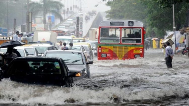 Mumbai disrupted by monsoon