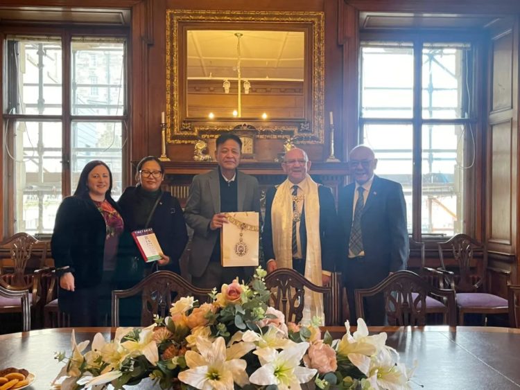 Sikyong Penpa Tsering met with Councillor Robert Aldridge, Rt. Hon. Lord Provost of the City of Edinburgh and Councillor Cammy Day, Leader of the Edinburgh Council, at the City Chambers today on 27 April 2023.