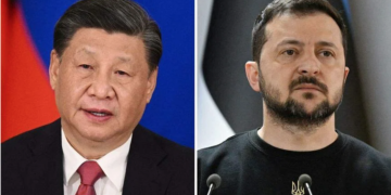Ukrainian President Volodymyr Zelensky (right) hoped the call with Chinese leader Xi Jinping would give impetus to relations with Beijing.