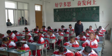 བོད་ཁུལ་གྱི་བྱིས་པ་ས་ཡ་གཅིག་ཙམ་རྒྱ་ནག་གི་བཅའ་སྡོད་སློབ་གྲྭར་བཅུག བོད་ཀྱི་དུས་བབ་ཀྱི་པར།