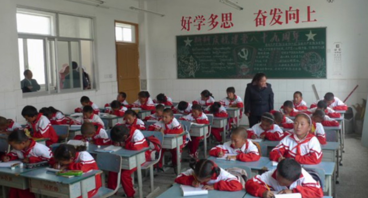 བོད་ཁུལ་གྱི་བྱིས་པ་ས་ཡ་གཅིག་ཙམ་རྒྱ་ནག་གི་བཅའ་སྡོད་སློབ་གྲྭར་བཅུག བོད་ཀྱི་དུས་བབ་ཀྱི་པར།