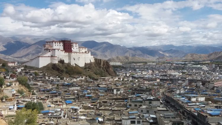 བོད་ཀྱི་གྲོང་ཁྱེར་གཞིས་ཀ་རྩེ། ཝེ་ཀེ་རིག་མཛོད་ཀྱི་པར། ༢༠༡༩།༡༠