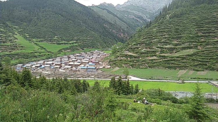 ཐེ་བོ་རྫོང་གི་གཡིས་པ་གྲོང་བརྡལ། འབྲེལ་ཡོད་ཀྱིས་མཁོ་སྤྲོད་གནང་། 