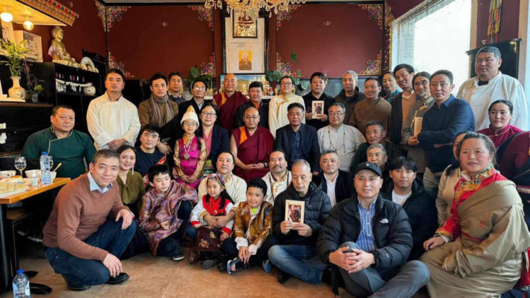 སྦེལ་ལྗམ་དུ་ཁྲི་གུང་ཐང་སྐུ་ཕྲེང་དྲུག་པ་མཆོག་གི་མཛད་རྣམ་དེབ་ཅིག་དབུ་འབྱེད་གནང་། ༢༠༢༤།༠༢།༢༥ པར་ས་དཀར་བཀྲ་ཤིས་ཀྱིས་བཏང་།