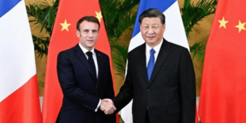 French President Emmanuel Macron with Chinese leader Xi Jinping in Bali in 2022 (photo: Ministry of Foreign Affairs of the People’s Republic of China). Human rights groups are calling on Macron to put human rights—particularly in Tibet—front and center when Xi visits France May 6 and 7.