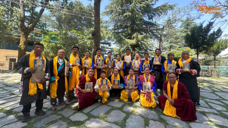 བོད་བལ་སྦས་ཡུལ་རོལ་བ་གླིང་གི་དད་ལྡན་སེར་སྐྱ་ཁག་ཅིག་གིས་༧གོང་ས་མཆོག་ལ་མཇལ་ཁ་ཞུས། ༢༠༢༤།༠༥།༢༩ དུས་བབ་ཀྱི་པར།