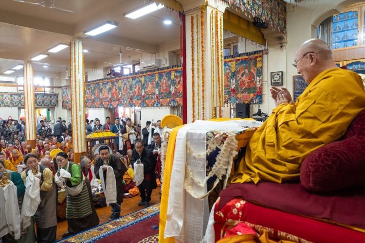 བོད་མིའི་སྒྲིག་འཛུགས་ཀྱི་ལས་བྱེད་ཟུར་བ་དང་། སྐུ་སྲུང་ཟུར་བ། དེ་བཞིན་འགྲོ་ཕན་བོད་ཀྱི་སྨན་རྩིས་ཁང་བཅས་ཀྱིས་བརྟན་བཞུགས་བསྟར་འབུལ་ཞུས། ༢༠༢༤།༠༦།༡༡