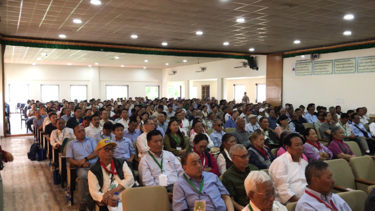 གངས་སྐྱིད་སྲིད་སྐྱོང་ཚོགས་ཁང་དུ་གཞུང་ཞབས་ཟུར་པའི་ཆེ་བསྟོད་མཛད་སྒོ་འཚོག། དུས་བབ་ཀྱི་པར། ༢༠༢༤།༠༦།༡༢