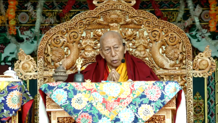༧སྐྱབས་རྗེ་ཟམ་གདོང་རིན་པོ་ཆེ་མཆོག་ནས་ལ་དྭགས་སེར་སྐྱ་མི་མང་དང་གཞོན་སྐྱེས་སློབ་ཕྲུག་རྣམས་ལ་བྱང་ཆུབ་ལམ་གྱི་རིམ་པར་ཤར་སྒོམ་བྱེད་ཚུལ་གྱི་བཀའ་ཆོས་གནང་བཞིན་པ།