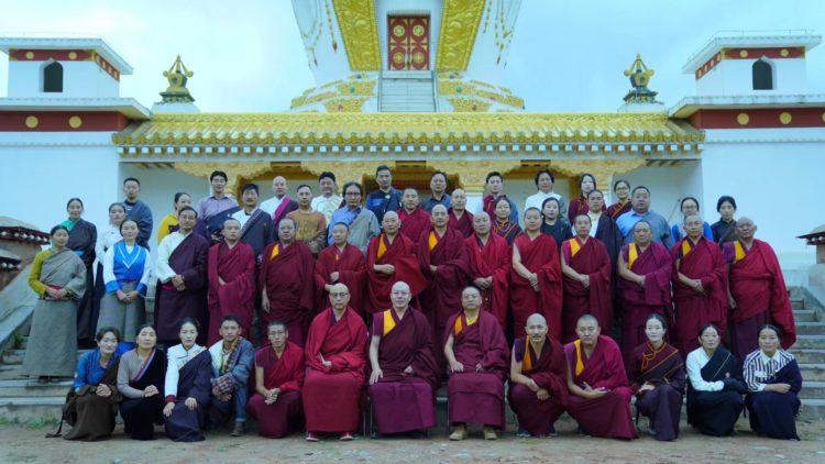 རྭ་རྒྱ་ཤེས་རིག་ནོར་བུའི་གླིང་གི་དབུ་འཛིན་འཇིགས་མེད་རྒྱལ་མཚན་ལགས་ཀྱི་དབུས་དགེ་ལས་རྣམ་པའི་མཇུག་མཐའི་མཉམ་པར། ༢༠༢༤།༠༧།༡༣