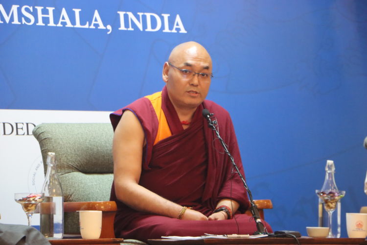 བོད་མིའི་སྒྲིག་འཛུགས་ཕྱི་དྲིལ་ལས་ཁུངས་ཀྱིས་གོ་སྒྲིག་གནང་བའི་རྒྱལ་སྤྱིའི་བོད་ཀྱི་གཞོན་སྐྱེས་ཚོགས་ཆེན་ཐེངས་གཉིས་པའི་མཇུག་སྡོམ་མཛད་སྒོར་ཚོགས་གཙོ་བསོད་ནམས་བསྟན་འཕེལ་མཆོག་གིས་གསུང་བཤད་གནང་། 
པར་དབང་། བོད་ཀྱི་དུས་བབ་གསར་ཁང་། ༢༠༢༤།༠༧།༠༥