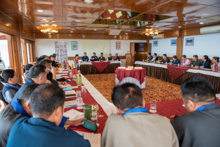 བོད་མིའི་སྒྲིག་འཛུགས་ནང་སྲིད་ལས་ཁུངས་ཀྱི་ཁྱབ་ཁོངས་ས་གནས་མགོ་འཛིན་རྣམས་ཀྱི་ནུས་པ་གོང་སྤེལ་གཏོང་ཕྱོགས་ཀྱི་ཟབ་སྦྱོང་འཚོག་བཞིན་པ། བོད་མིའི་སྒྲིག་འཛུགས་ཀྱི་པར། ༢༠༢༤།༠༨།༢༦