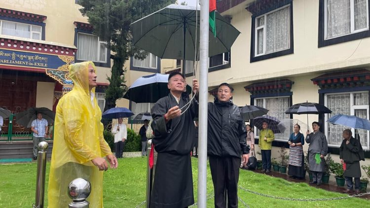 བོད་མིའི་སྒྲིག་འཛུགས་ཀྱིས་རྒྱ་གར་རང་བཙན་ཉིན་མོ་སྲུང་གཙི་གནང་། ༢༠༢༤།༠༨།༡༥ དུས་བབ་ཀྱི་པར།