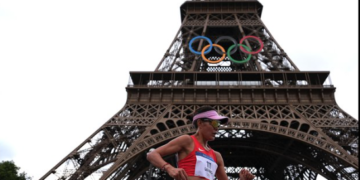 Qieyang Shijie of China competes during the marathon race walk relay mixed of Athletics at the Paris 2024 Olympic Games in Paris, France, Aug. 7, 2024. (Xinhua/Li Gang)