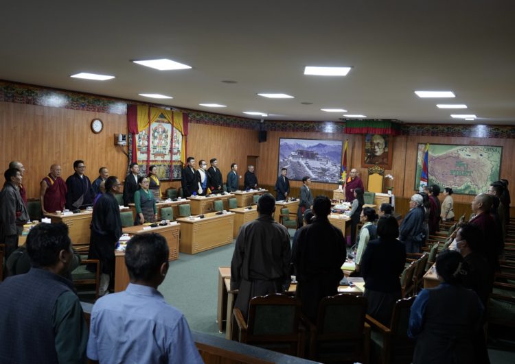 བོད་མི་མང་སྤྱི་འཐུས་ལྷན་ཚོགས་ཀྱི་གྲོས་ཚོགས་ཚོགས་དུས་བརྒྱད་པ་དེ་དབུ་འཛུགས་གནང་སོང་། བོད་མི་མང་སྤྱི་འཐུས་ལྷན་ཚོགས་ཀྱི་པར། ༡༡།༠༩།༢༠༢༤