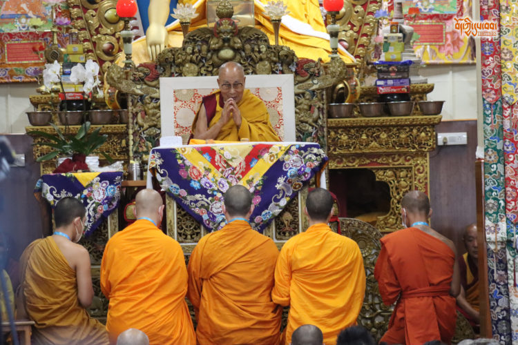 ༧གོང་ས་མཆོག་ནས་ལྷོ་ཤར་ཨེ་ཤ་ཡའི་དད་ལྡན་ཆོས་ཞུ་བ་རྣམས་ལ་ཆོས་འགྲེལ་མཛད། བོད་ཀྱི་དུས་བབ་གསར་ཁང་གི་པར། ༡༢།༡༠།༢༠༢༤