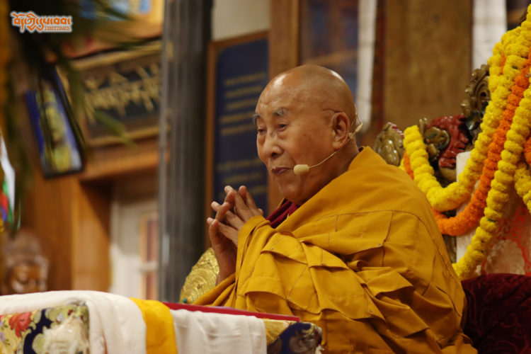 མོན་ཡུལ་མི་མང་ཡོངས་ནས་༧གོང་ས་རྒྱལ་བ་རིན་པོ་ཆེ་མཆོག་ལ་བརྟན་བཞུགས་བསྟར་འབུལ་ཞུ་བཞིན་པ། ༢༠༢༤།༩།༧ དུས་བབ་ཀྱི་པར།