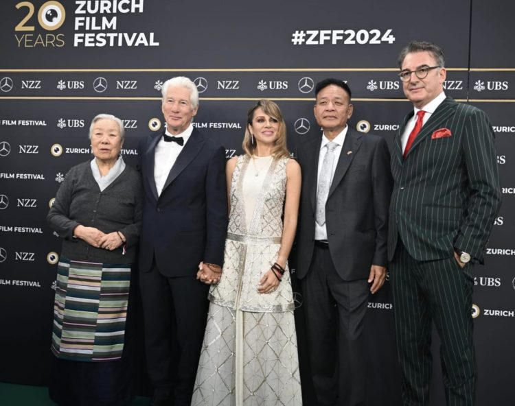 བདེ་སྐྱིད་ཀྱི་ཤེས་རབ་ཛུ་རིག་གློག་བརྙན་དུས་སྟོན་ཐོག་གཟིགས་འབུལ་ཞུས། སྲིད་སྐྱོང་གི་ངོ་དེབ་ཀྱི་པར།