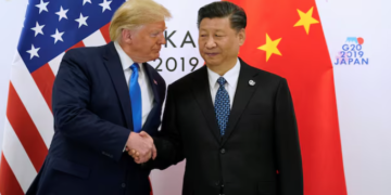 U.S. President Donald Trump and China's President Xi Jinping shake hands ahead of their bilateral meeting during the G20 leaders summit in Osaka, Japan, June 29, 2019. REUTERS/Kevin Lamarque/File Photo: Reuters