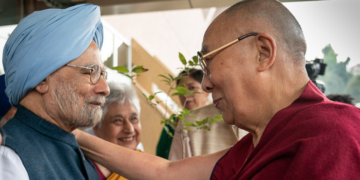 His Holiness the Dalai Lama and Former Prime Minister Manmohan Singh in New Delhi, India on November 10, 2018. Photo by Tenzin Choejor