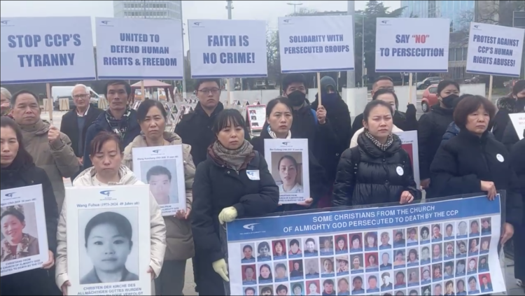 རྒྱལ་ཚོགས་མདུན་ཐང་དུ་བོད་པ་དང་རྒྱ་རིགས་རྣམས་ཀྱིས་ཞི་བའི་ངོ་རྒོལ་བྱས། སུད་སི་དང་ལིག་ཏེན་སིཊིཡན་བོད་རིགས་ཚོགས་པའི་ཐད་གཏོང་ལས་བླངས། ཕྱི་ལོ་ ༢༠༢༥།༠༢།༢༤