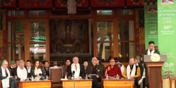 ཐེག་ཆེན་ཆོས་གླིང་གཙུག་ལག་ཁང་དུ་གསུམ་བཅུའི་དུས་དྲན་ཐེངས་ ༦༤ པ་སྲུང་གཙི་གནང་བཞིན་པ། ༢༠༢5།༠༣།༡༠