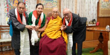 ཁྲིམས་ཞིབ་པ་གསུམ་ལ་མཇལ་ཁ་སྩལ།  དགའ་ལྡན་ཕོ་བྲང་གི་སྐུ་པར། ༢༠༢༥།༤།༢༡