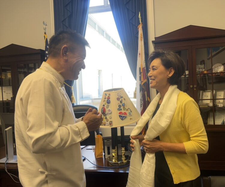 སྲིད་སྐྱོང་མཆོག་གིས་ཨ་རིའི་གྲོས་ཚོགས་འོག་མའི་འཐུས་མི་ལྕམ་ཡོང་ཀིམ་མཆོག་དང་མཇལ་འཕྲད་གནང་།  ༢༠༢༥།༠༤།༢༨ སྲིད་སྐྱོང་གི་ངོ་དེབ་ཀྱི་པར།