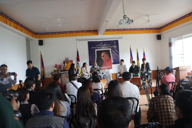སྤྲུལ་སྐུ་ཧྲོུཾ་ཀར་རྡོ་རྗེ་མཆོག་གི་སྐུ་ཕུང་གསང་བའི་ངང་ཞུགས་འབུལ་ཞུས་པར་བོད་ཀྱི་གཞུང་ཁོངས་མིན་པའི་ཚོགས་པ་ལྔས་ངོ་རྒོལ་གྱི་བསྒྲགས་གཏམ་སྤེལ། དུས་བབ་ཀྱི་པར། ༢༠༢༥།༠༤།༢༡