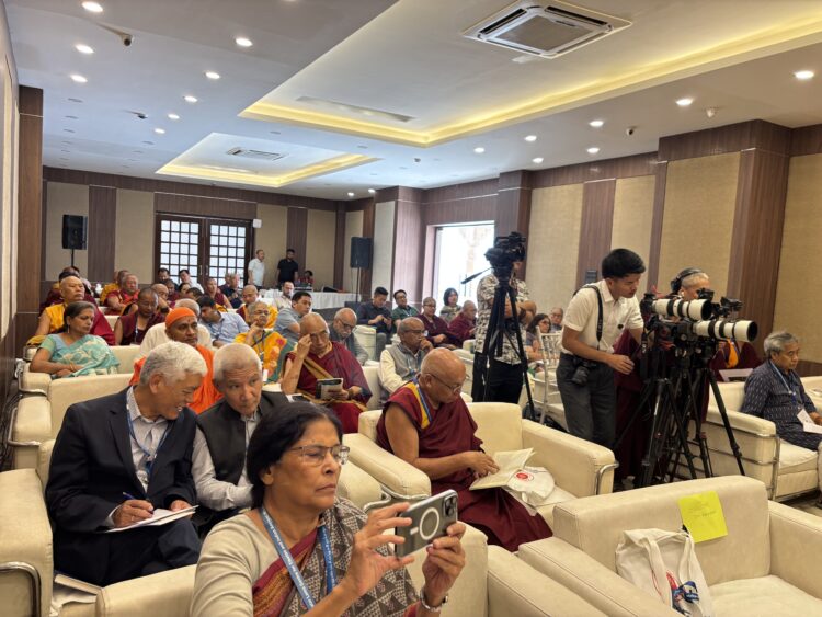 གནས་མཆོག་རྡོ་རྗེ་གདན་གྱི་ (Buddha Heritage and Resort) གསོལ་མགྲོན་ཁང་དུ། ༧གོང་ས་ཏཱ་ལའི་བླ་མ་བོད་དང་རྒྱ་གར་གནའ་བོའི་རིག་གཞུང་ལྟེ་གནས་ཁང་གི་གོ་སྒྲིག་འོག་རྒྱ་གར་རྒྱལ་ཡོངས་བགྲོ་གླེང་ཐེངས་དང་པའི་ཚོགས་བཅར་བ། ༢༠༢༥།༠༤།༣ དུས་བབ་ཀྱི་པར།