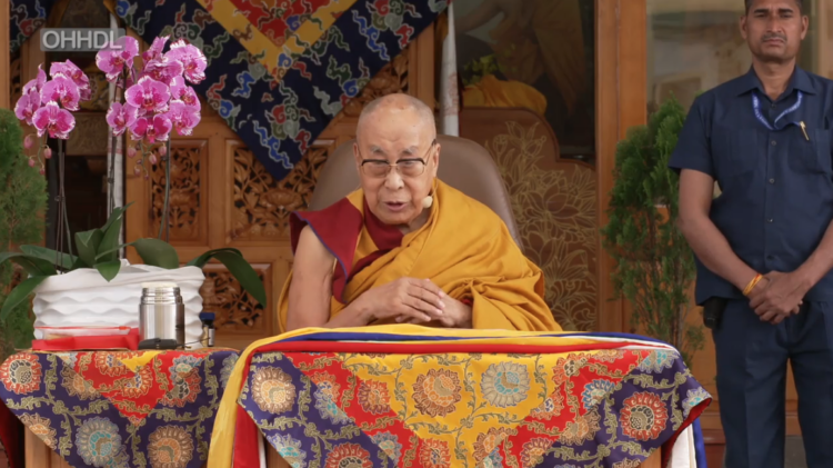 ༧གོང་ས་མཆོག་ལ་སྤི་ཏིའི་ལྷ་སྡེ་མི་སྡེ་ཡོངས་ནས་བརྟན་བཞུགས་བསྟར་འབུལ་ཞུས། དཔལ་ལྡན་དགའ་ལྡན་ཕོ་བྲང་གི་༧སྐུ་པར། ༢༠༢༥།༤།༡༠