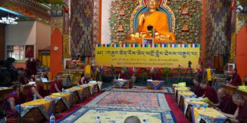 གཞུང་ཆེན་རིས་མེད་བགྲོ་གླེང་ཐེངས་བརྒྱད་པ། ༢༠༢༥།༠༥།༠༥ རྫོང་གསར་བཤད་གྲྭའི་ངོ་དེབ་ཀྱི་པར།