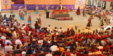 བོད་ཀྱི་ཞོ་སྟོན་རྒྱས་པ་ཐེངས་ ༢༨ པའི་མཇུག་སྡོམ་མཛད་སྒོ་འཚོག་བཞིན་པ། བོད་ཀྱི་དུས་བབ་གསར་ཁང་གི་པར། ༢༠༢༥།༥།༢༠