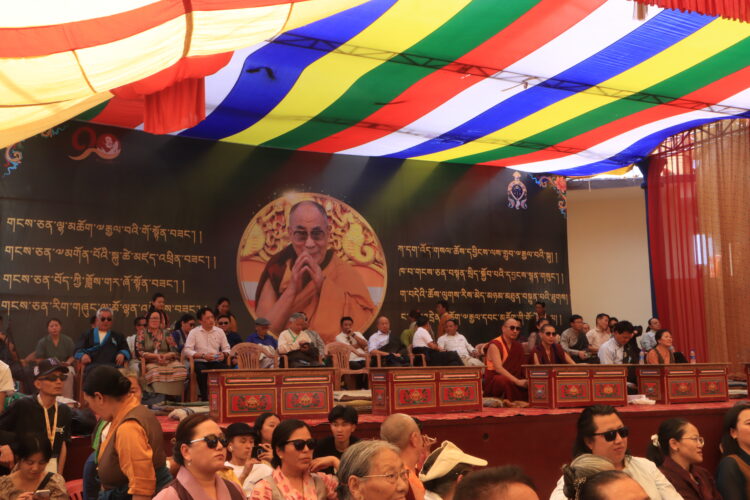 བོད་ཀྱི་ཞོ་སྟོན་རྒྱས་པ་ཐེངས་ ༢༨ པའི་མཇུག་སྡོམ་མཛད་སྒོ་འཚོག་བཞིན་པ། བོད་ཀྱི་དུས་བབ་གསར་ཁང་གི་པར། ༢༠༢༥།༥།༢༠