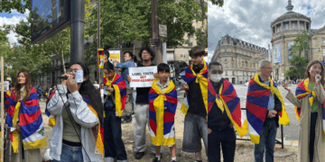 Tibetan community and supporters protests outside Guimet Museum (Photo/SFT France)