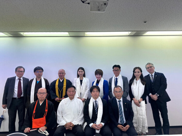 སྲིད་སྐྱོང་སྤེན་པ་ཚེ་རིང་མཆོག་གིས་ཉི་ཧོང་ཨོ་སཱ་ཀ་ས་གནས་གྲོས་ཚོགས་བོད་དོན་རྒྱབ་སྐྱོར་ཚོགས་པའི་ཚོགས་མི་རྣམས་ལ་མཇལ་འཕྲད་གནང་། ༢༠༢༥།༠༥།༣༠ བོད་མིའི་སྒྲིག་འཛུགས་ཀྱི་པར།