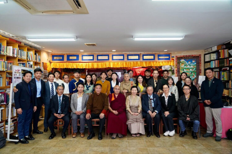 བཀའ་སྤྱི་གཉིས་ཀྱིས་ཉི་ཧོང་ས་གནས་བོད་མི་རྣམས་ལ་ཐུག་འཕྲད་གནང་། བོད་མིའི་སྒྲིག་འཛུགས་ཀྱི་པར། ༢༠༢༥།༦།༡