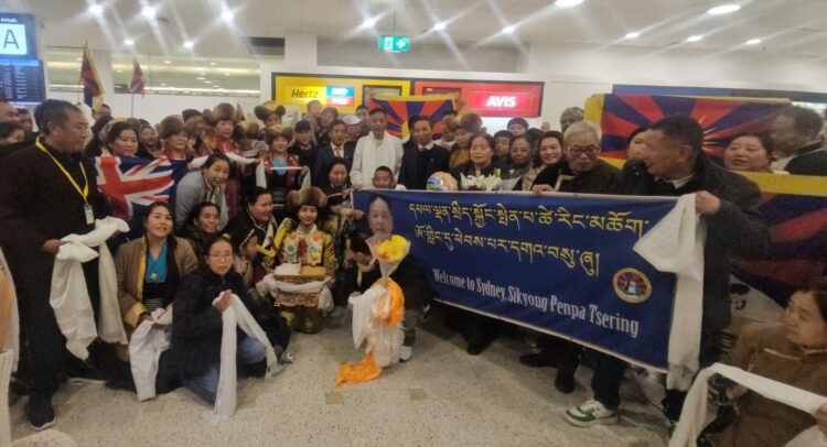 སྲིད་སྐྱོང་མཆོག་གིས་ཨོ་གླིང་དུ་གཞུང་འབྲེལ་ཕྱོགས་ཕེབས་ཐེངས་གཉིས་པ་གནང་བཞིན་འདུག ༢༠༢༥།༠༧།༡༡ ཨོ་གླིང་སིཌ་ཎི་བོད་རིགས་མཐུན་ཚོགས་ཀྱི་པར