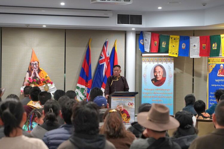 སྲིད་སྐྱོང་མཆོག་གིས་ཨོ་གླིང་གནས་མཁར་གསར་ས་གནས་བོད་མི་རྣམས་ལ་གསུང་བཤད་གནང་། ༢༠༢༥།༠༧།༡༣ སྲིད་སྐྱོང་གི་ངོ་དེབ་ཀྱི་པར།