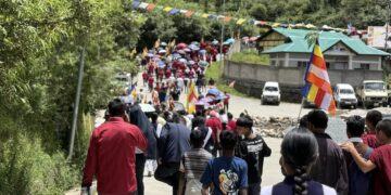 མོན་རྟ་དབང་རྟ་དབང་རྫོང་ཁྱོན་ཡོངས་ཀྱི་སློབ་ཕྲུག་མཐུན་ཚོགས་ཀྱི་ངོ་དེབ་ལས་བླངས།