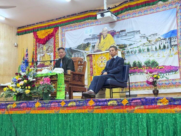 སྲིད་སྐྱོང་མཆོག་གིས་ཨོ་གླིང་སིཌ་ཎི་བོད་རིགས་མི་མང་ལ་གསུང་བཤད་གནང་། ༢༠༢༥།༠༧།༡༡ པར་འབྲེལ་ཡོད་ཀྱིས་མཁོ་སྤྲོད་གནང་།