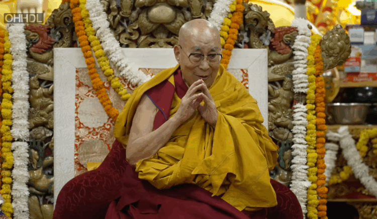 བོད་མིའི་སྒྲིག་འཛུགས་ཀྱིས་གཞིས་བྱེས་བོད་མི་ཡོངས་ཀྱི་ཚབ་ཞུས་ཏེ་༧གོང་ས་མཆོག་ལ་བརྟན་བཞུགས་བསྟར་འབུལ་ཞུས། དགའ་ལྡན་ཕོ་བྲང་གི་སྐུ་པར། ༢༠༢༥།༠༧།༠༥